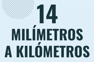 Profesor en pizarra explicando cuanto es 14 milimetros en kilometros o como pasar de 14 mm a km