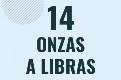 Profesor en pizarra explicando cuanto es 14 onzas en libras o como pasar de 14 oz a lb
