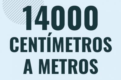 Profesor en pizarra explicando cuanto es 14000 centimetros en metros o como pasar de 14000 cm a m