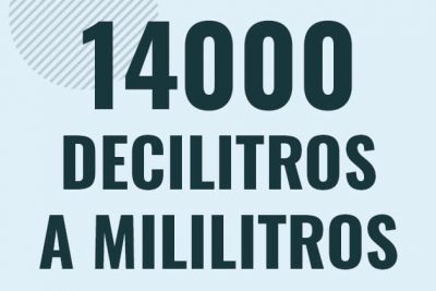 Profesor en pizarra explicando cuanto es 14000 decilitros en mililitros o como pasar de 14000 dl a ml