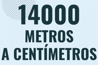 Profesor en pizarra explicando cuanto es 14000 metros en centimetros o como pasar de 14000 m a cm