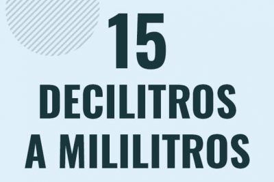 Profesor en pizarra explicando cuanto es 15 decilitros en mililitros o como pasar de 15 dl a ml