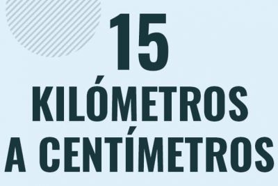 Profesor en pizarra explicando cuanto es 15 kilometros en centimetros o como pasar de 15 km a cm