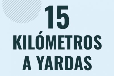 Profesor en pizarra explicando cuanto es 15 kilometros en yardas o como pasar de 15 km a yd