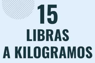 Profesor en pizarra explicando cuanto es 15 libras en kilogramos o como pasar de 15 lb a kg