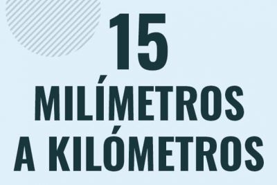 Profesor en pizarra explicando cuanto es 15 milimetros en kilometros o como pasar de 15 mm a km