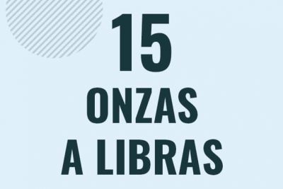 Profesor en pizarra explicando cuanto es 15 onzas en libras o como pasar de 15 oz a lb