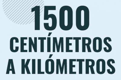 Profesor en pizarra explicando cuanto es 1500 centimetros en kilometros o como pasar de 1500 cm a km