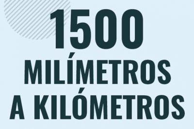 Profesor en pizarra explicando cuanto es 1500 milimetros en kilometros o como pasar de 1500 mm a km