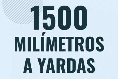 Profesor en pizarra explicando cuanto es 1500 milimetros en yardas o como pasar de 1500 mm a yd