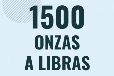 Profesor en pizarra explicando cuanto es 1500 onzas en libras o como pasar de 1500 oz a lb