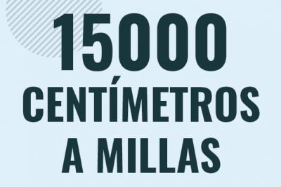 Profesor en pizarra explicando cuanto es 15000 centimetros en millas o como pasar de 15000 cm a mi