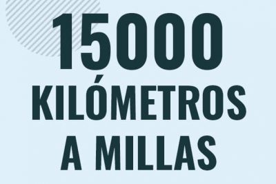 Profesor en pizarra explicando cuanto es 15000 kilometros en millas o como pasar de 15000 km a mi