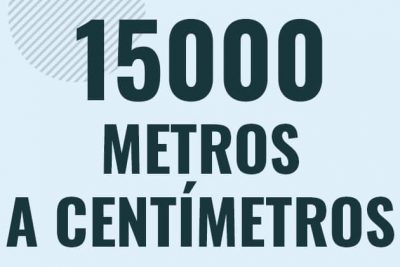 Profesor en pizarra explicando cuanto es 15000 metros en centimetros o como pasar de 15000 m a cm