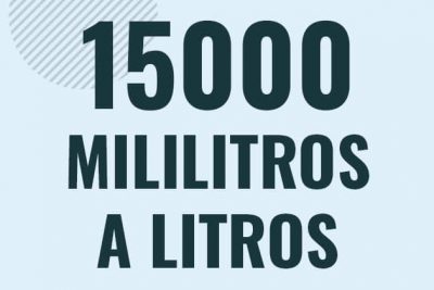 Profesor en pizarra explicando cuanto es 15000 mililitros en litros o como pasar de 15000 ml a l