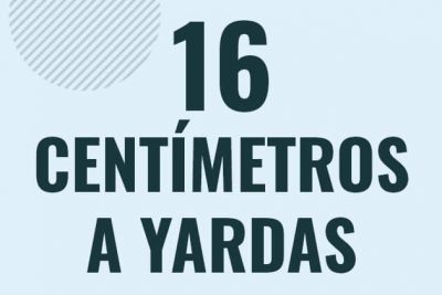 Profesor en pizarra explicando cuanto es 16 centimetros en yardas o como pasar de 16 cm a yd