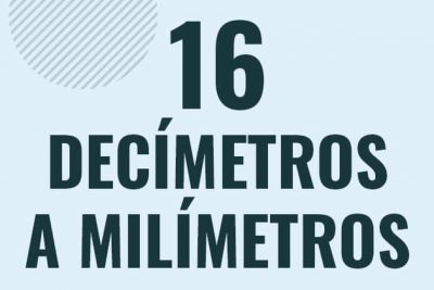 Profesor en pizarra explicando cuanto es 16 decimetros en milimetros o como pasar de 16 dm a mm