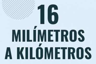 Profesor en pizarra explicando cuanto es 16 milimetros en kilometros o como pasar de 16 mm a km