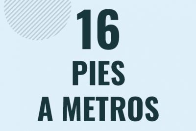 Profesor en pizarra explicando cuanto es 16 pies en metros o como pasar de 16 ft a m