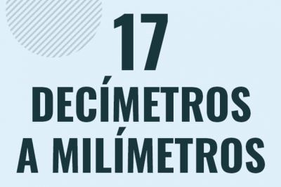 Profesor en pizarra explicando cuanto es 17 decimetros en milimetros o como pasar de 17 dm a mm