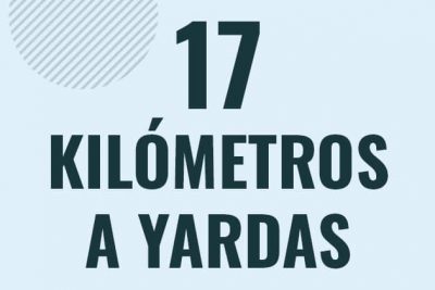 Profesor en pizarra explicando cuanto es 17 kilometros en yardas o como pasar de 17 km a yd