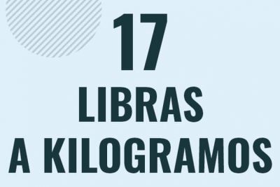 Profesor en pizarra explicando cuanto es 17 libras en kilogramos o como pasar de 17 lb a kg