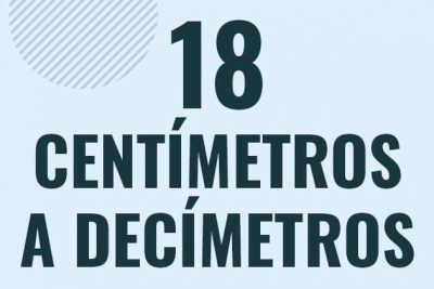 Profesor en pizarra explicando cuanto es 18 centimetros en decimetros o como pasar de 18 cm a dm