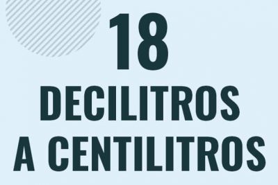 Profesor en pizarra explicando cuanto es 18 decilitros en centilitros o como pasar de 18 dl a cl