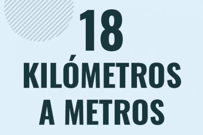 Profesor en pizarra explicando cuanto es 18 kilometros en metros o como pasar de 18 km a m