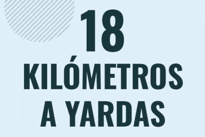 Profesor en pizarra explicando cuanto es 18 kilometros en yardas o como pasar de 18 km a yd