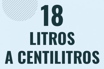 Profesor en pizarra explicando cuanto es 18 litros en centilitros o como pasar de 18 l a cl