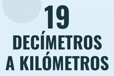 Profesor en pizarra explicando cuanto es 19 decimetros en kilometros o como pasar de 19 dm a km
