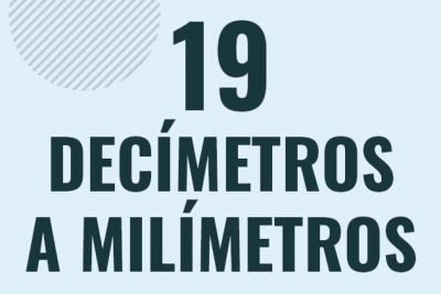 Profesor en pizarra explicando cuanto es 19 decimetros en milimetros o como pasar de 19 dm a mm