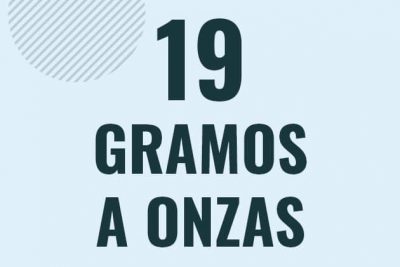 Profesor en pizarra explicando cuanto es 19 gramos en onzas o como pasar de 19 g a oz