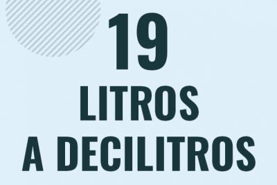 Profesor en pizarra explicando cuanto es 19 litros en decilitros o como pasar de 19 l a dl