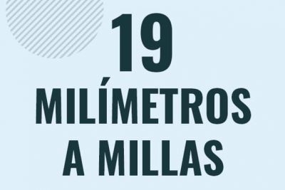 Profesor en pizarra explicando cuanto es 19 milimetros en millas o como pasar de 19 mm a mi