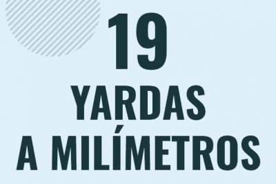 Profesor en pizarra explicando cuanto es 19 yardas en milimetros o como pasar de 19 yd a mm