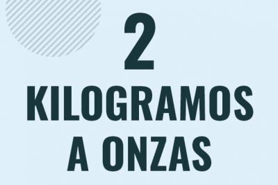 Profesor en pizarra explicando cuanto es 2 kilogramos en onzas o como pasar de 2 kg a oz