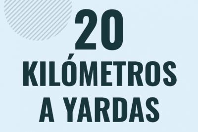 Profesor en pizarra explicando cuanto es 20 kilometros en yardas o como pasar de 20 km a yd