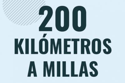 Profesor en pizarra explicando cuanto es 200 kilometros en millas o como pasar de 200 km a mi