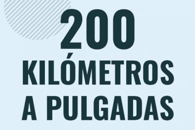 Profesor en pizarra explicando cuanto es 200 kilometros en pulgadas o como pasar de 200 km a in