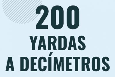 Profesor en pizarra explicando cuanto es 200 yardas en decimetros o como pasar de 200 yd a dm