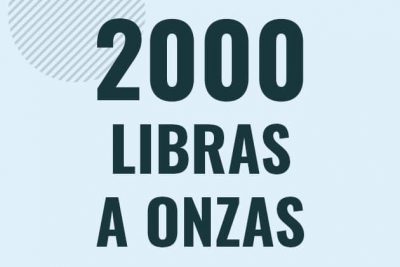 Profesor en pizarra explicando cuanto es 2000 libras en onzas o como pasar de 2000 lb a oz