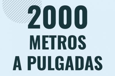 Profesor en pizarra explicando cuanto es 2000 metros en pulgadas o como pasar de 2000 m a in