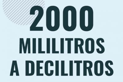 Profesor en pizarra explicando cuanto es 2000 mililitros en decilitros o como pasar de 2000 ml a dl