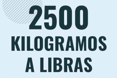Profesor en pizarra explicando cuanto es 2500 kilogramos en libras o como pasar de 2500 kg a lb