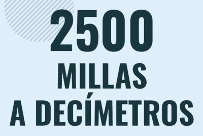 Profesor en pizarra explicando cuanto es 2500 millas en decimetros o como pasar de 2500 mi a dm