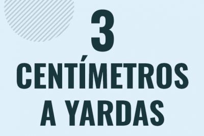Profesor en pizarra explicando cuanto es 3 centimetros en yardas o como pasar de 3 cm a yd