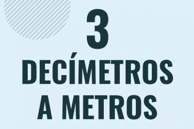 Profesor en pizarra explicando cuanto es 3 decimetros en metros o como pasar de 3 dm a m