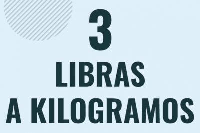 Profesor en pizarra explicando cuanto es 3 libras en kilogramos o como pasar de 3 lb a kg